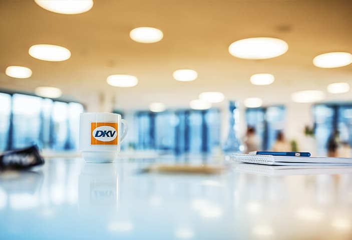 DKV Tasse mit Logo