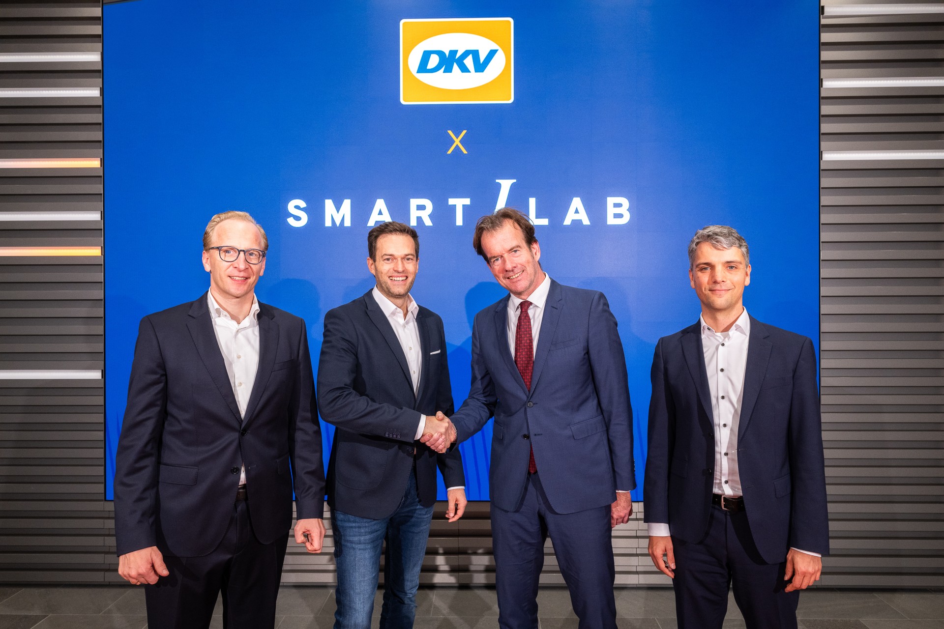 DKV Mobility and Smartlab are joining forces DKV Mobility and Smartlab are joining forces