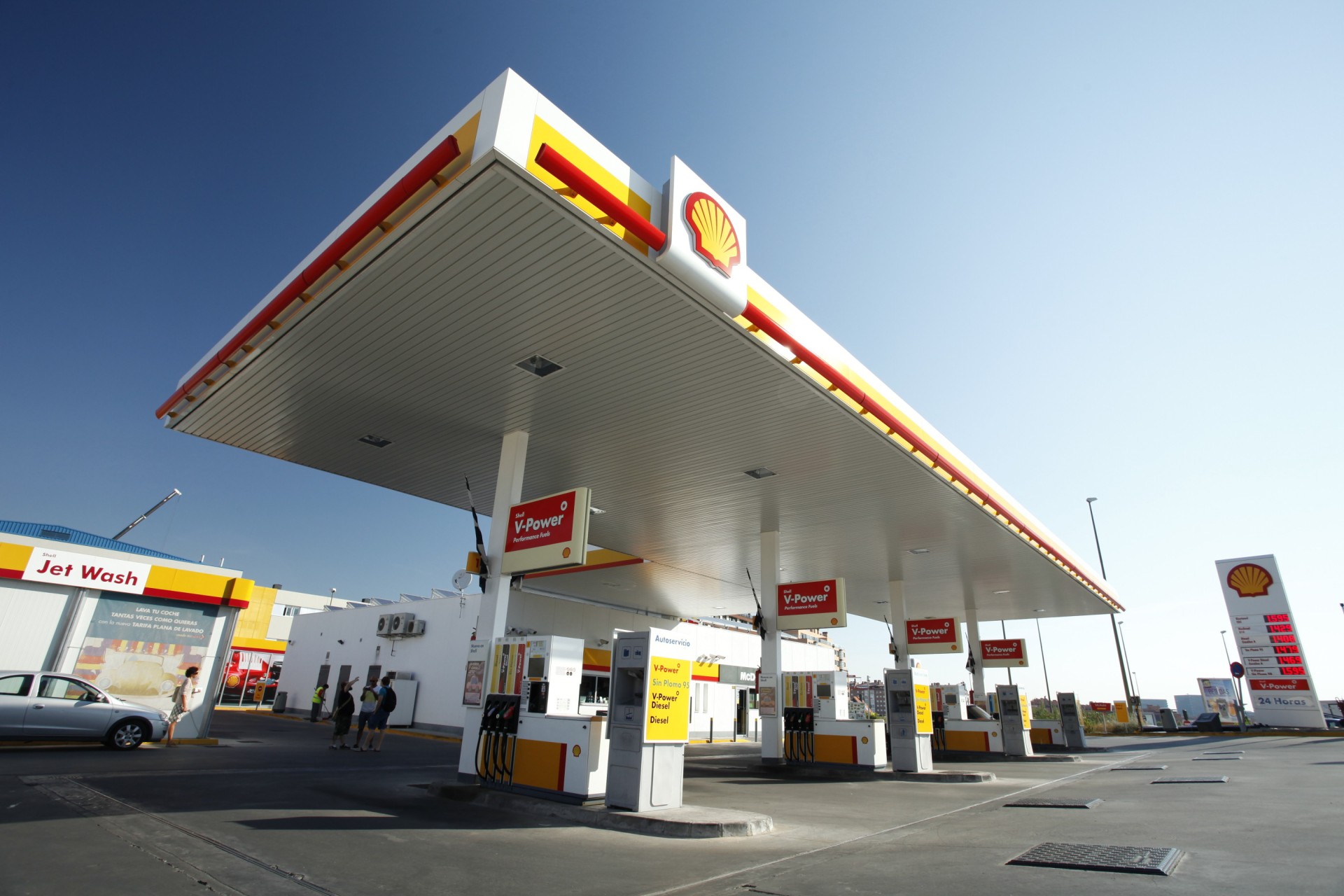 DKV Mobility expands acceptance network in Spain with Shell 