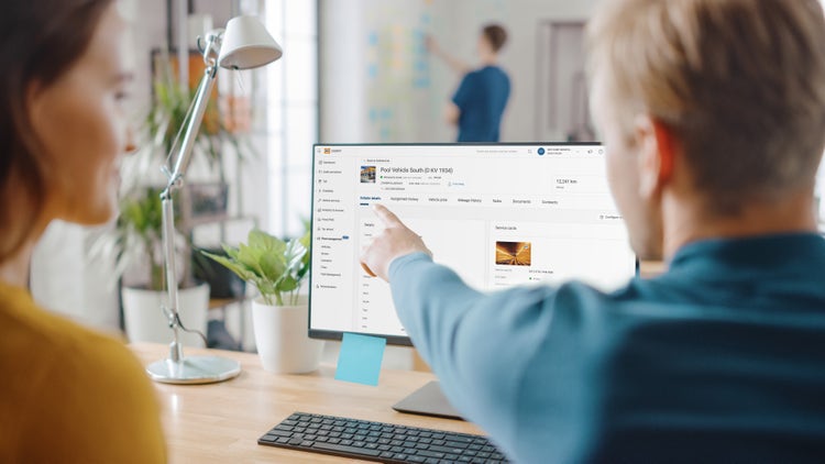 Fokus auf DKV Card im Auto