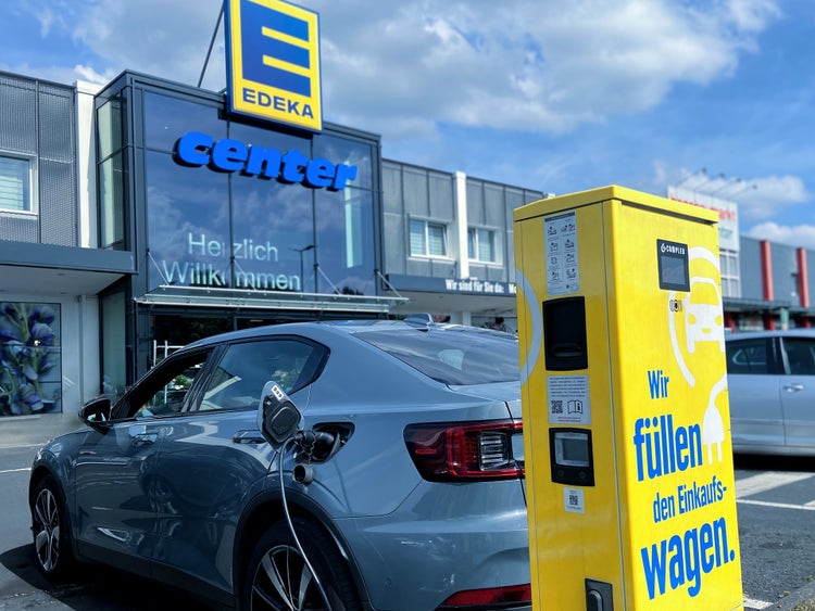 EV charges at Edeka charge point