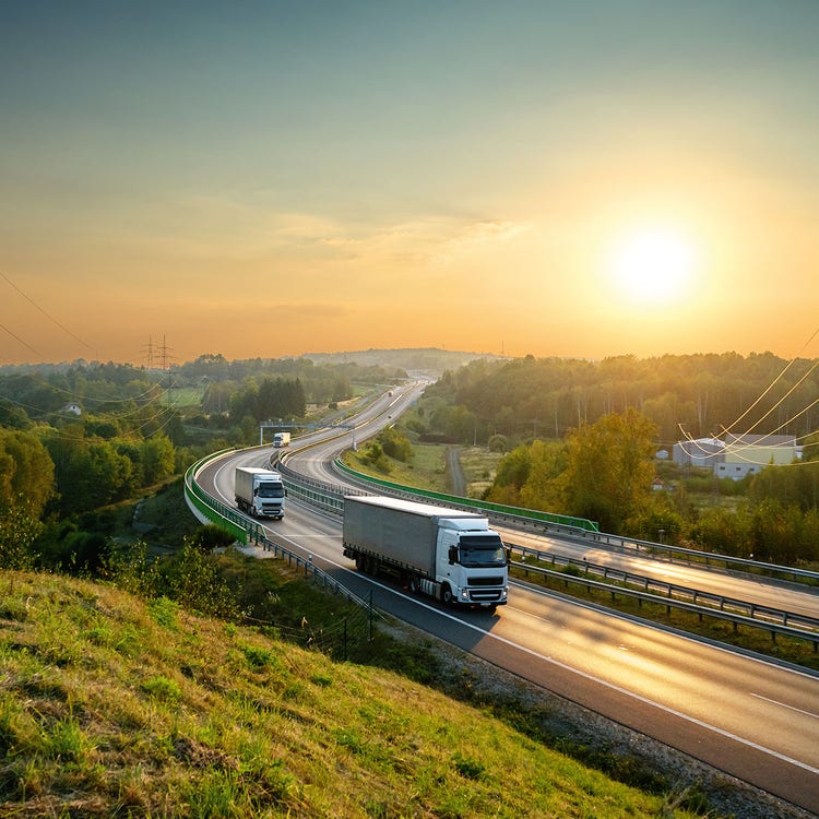 Lastbil på motorväg Eurovinjett